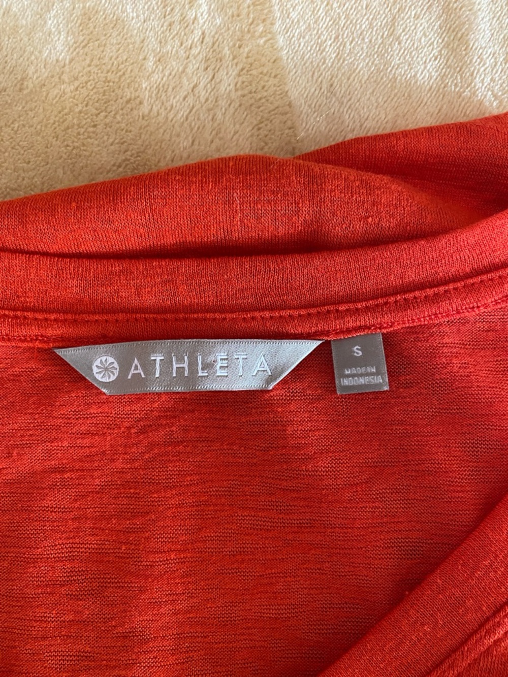 Athleta Women's Bright Red V-Neck Short Sleeve Tee - Picture 2 of 3